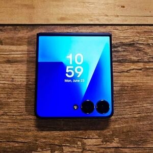 Samsung Galaxy Z Flip7. 512gb. Unlocked. Blue Shadow. Open Box. Zflip7 Z Flip 7